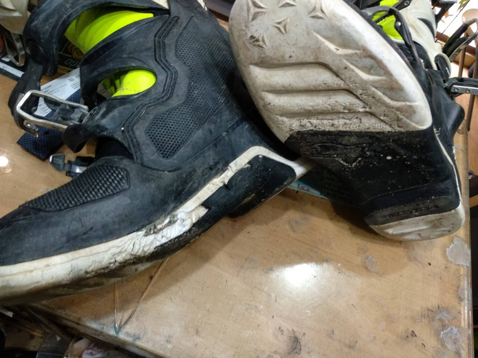 Botas enduro a reparar